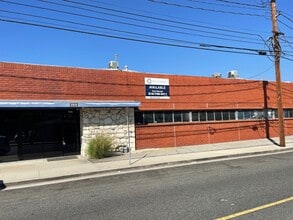 2911-2919 Thornton Ave, Burbank, CA à louer Photo de l’immeuble– Image 2 sur 13