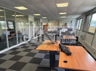 Industriel/Logistique dans Villejust à louer - Photo intérieure – Image 2 sur 3