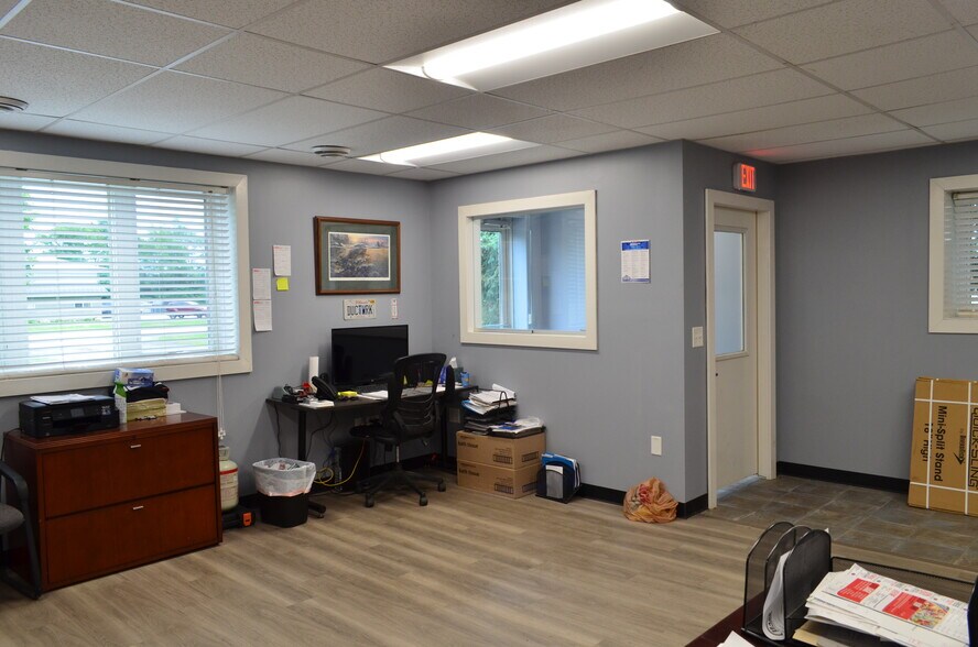 1019 Rail Dr, Woodstock, IL à louer - Hall d’entrée – Image 3 sur 9