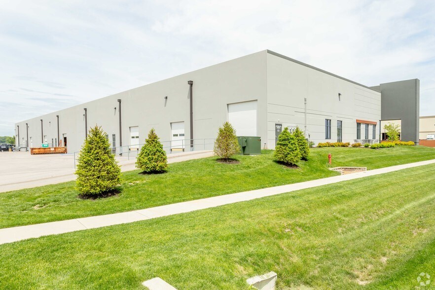 633-645 Spirit Valley Central Dr, Chesterfield, MO à vendre - Photo de l’immeuble – Image 3 sur 12