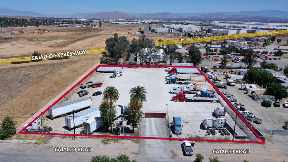 23246 Cajalco Rd, Perris, CA à vendre - Photo de l’immeuble – Image 3 sur 5