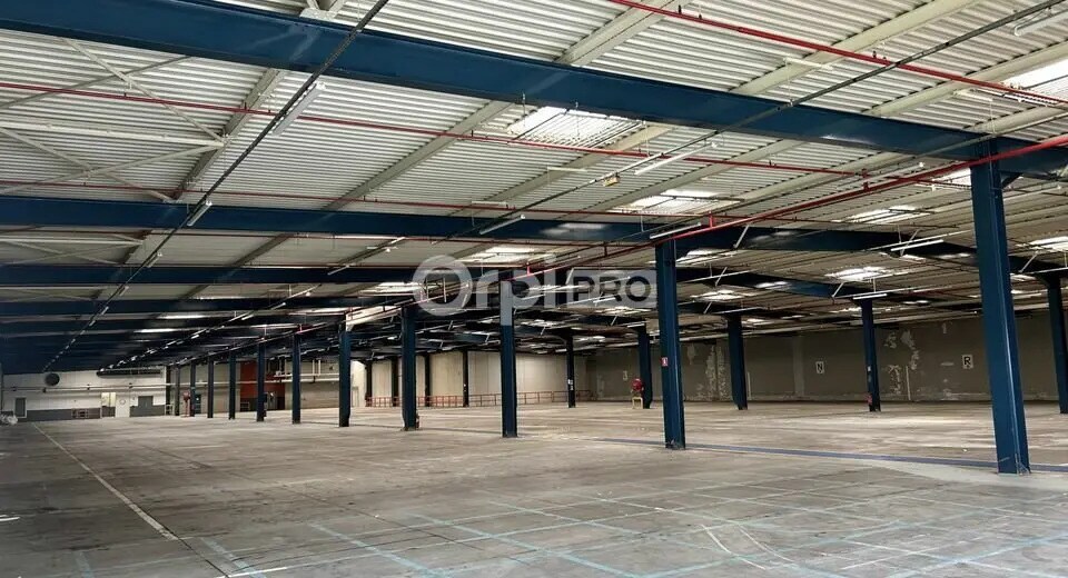 Local d’activités dans Itancourt à louer - Photo de l’immeuble – Image 3 sur 9