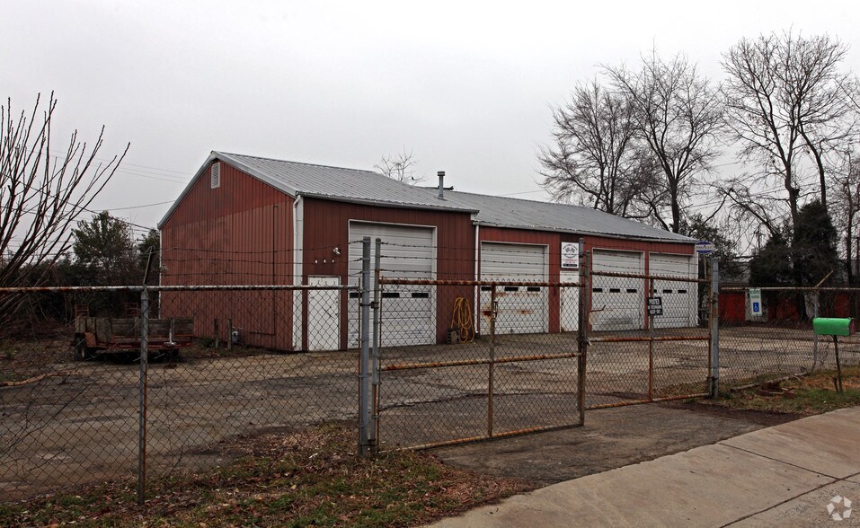 3837 Louisiana Ave, Charlotte, NC à vendre - Photo de l’immeuble – Image 2 sur 3