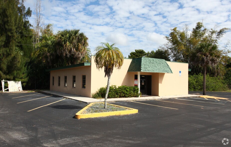 12711 Mcgregor Blvd, Fort Myers, FL à vendre - Photo de l’immeuble – Image 2 sur 9