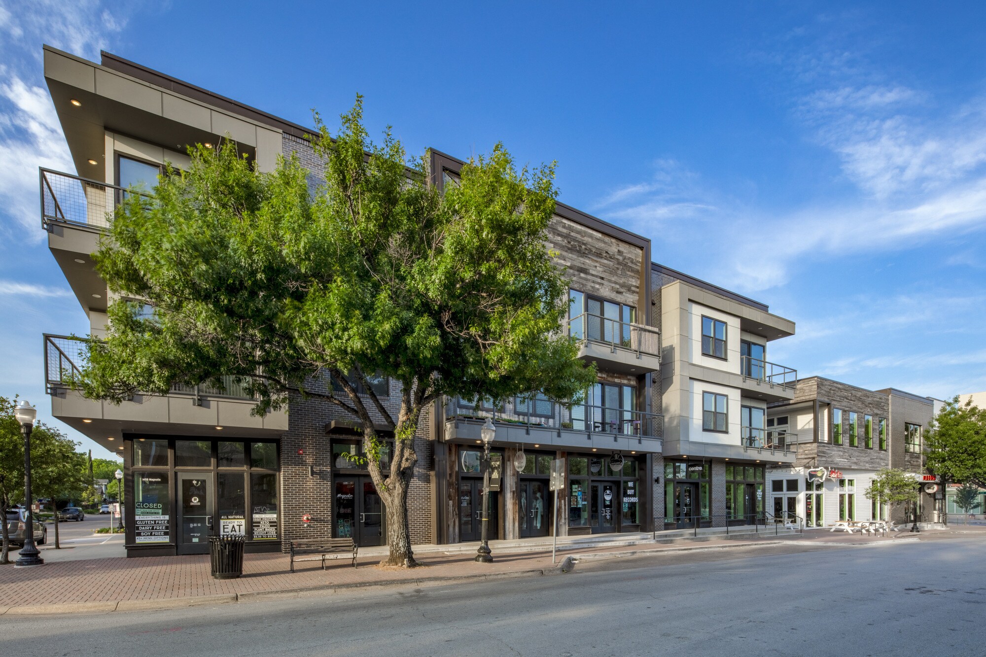 1455 W Magnolia Ave, Fort Worth, TX à louer Photo principale– Image 1 sur 5
