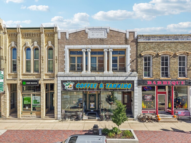 122-124 N Main St, Jefferson, WI à vendre - Photo principale – Image 1 sur 25