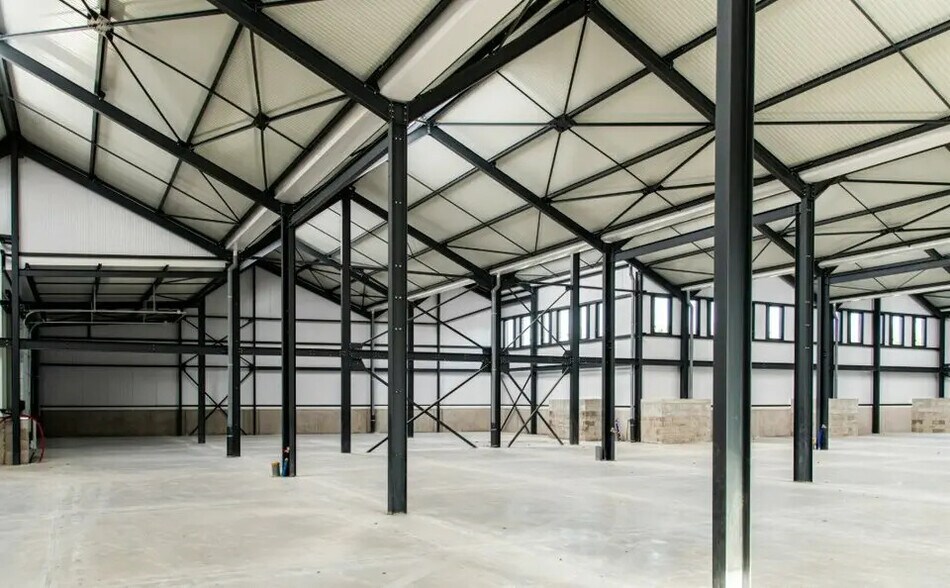 Local d'activités dans Toussieu à vendre - Photo de l’immeuble – Image 3 sur 6