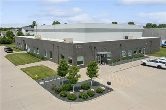 Plus de détails pour 4020 121st St, Urbandale, IA - Local d’activités à vendre
