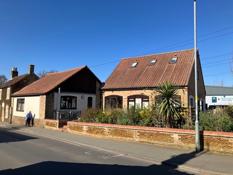 15 Paradise Rd, Downham Market à louer - Photo de l’immeuble – Image 2 sur 2