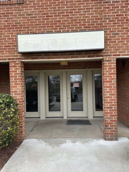 1142-1148 Walker Rd, Great Falls, VA à louer - Photo de l’immeuble – Image 2 sur 12