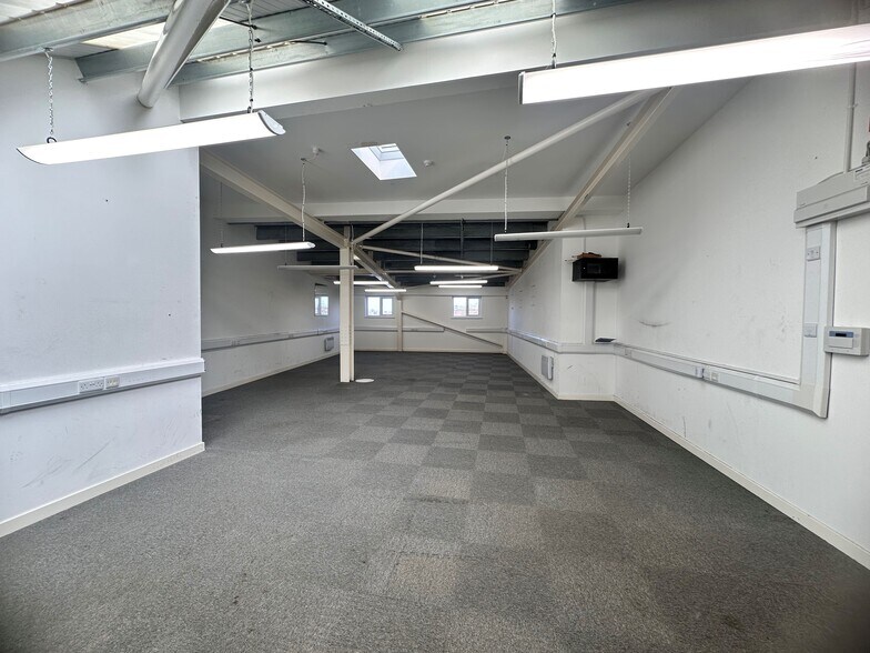 15-16 Palmer St, Frome à louer - Photo de l’immeuble – Image 2 sur 3