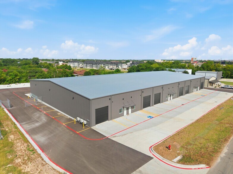 109 - 117 Ava dr, Hewitt, TX à louer - Photo de l’immeuble – Image 1 sur 6