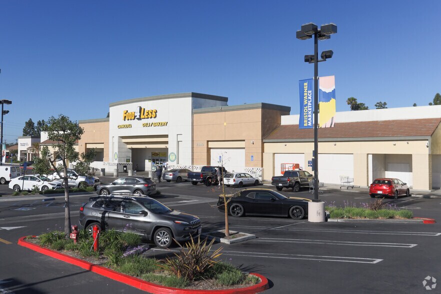 2100-2144 S Bristol St, Santa Ana, CA à louer - Photo de l’immeuble – Image 2 sur 7