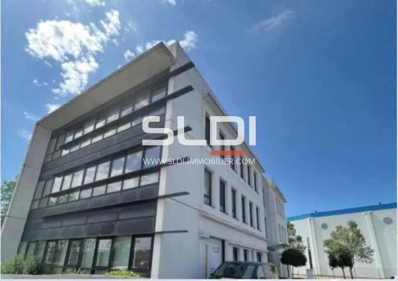 1 Rue Monseigneur Ancel, Saint-Priest à louer Photo de l’immeuble– Image 1 sur 6