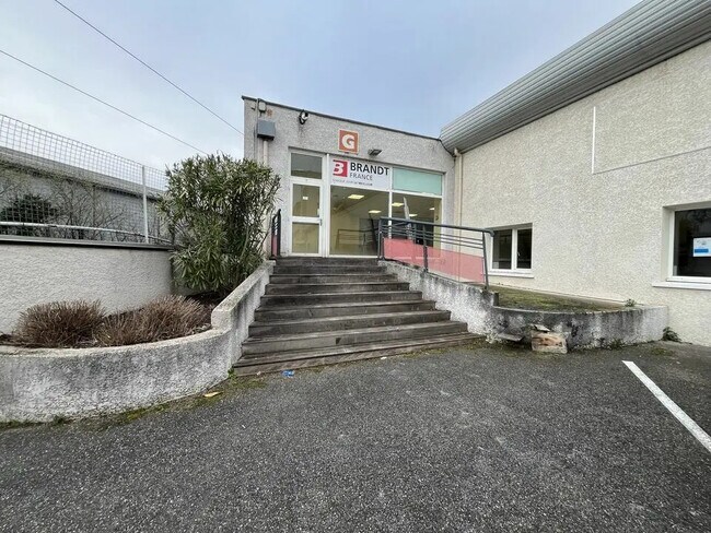 Plus de détails pour 31 Rue Wilson, Décines-Charpieu - Local d'activités à louer