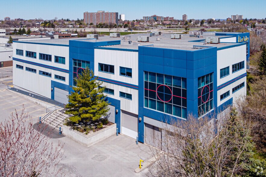 900 Morrison Dr, Ottawa, ON à louer - Photo de l’immeuble – Image 2 sur 2
