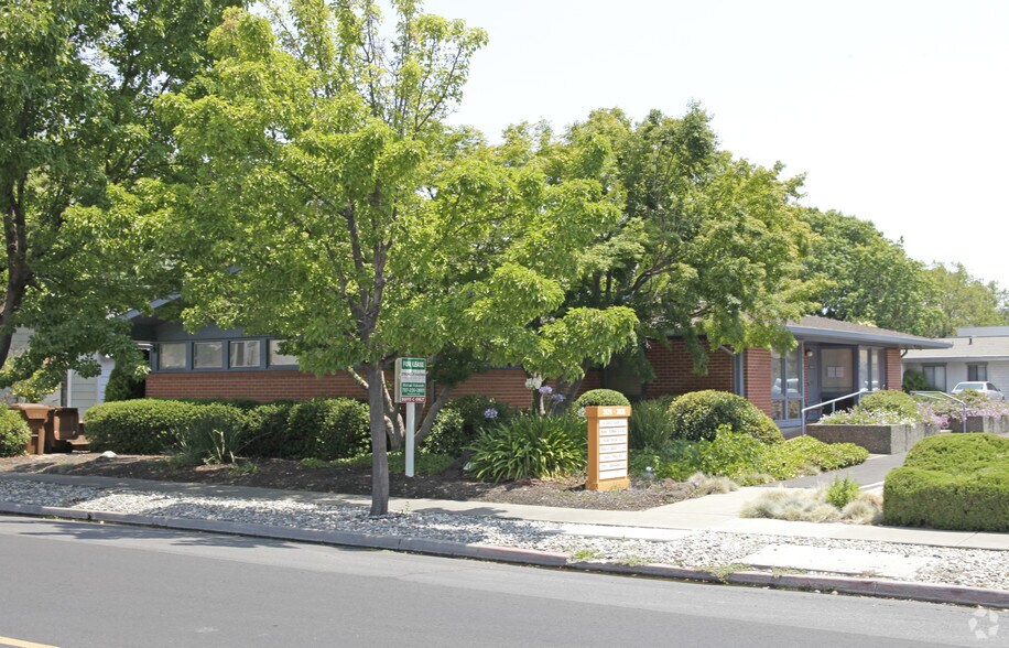 3020 Beard Rd, Napa, CA à louer - Photo de l’immeuble – Image 3 sur 4