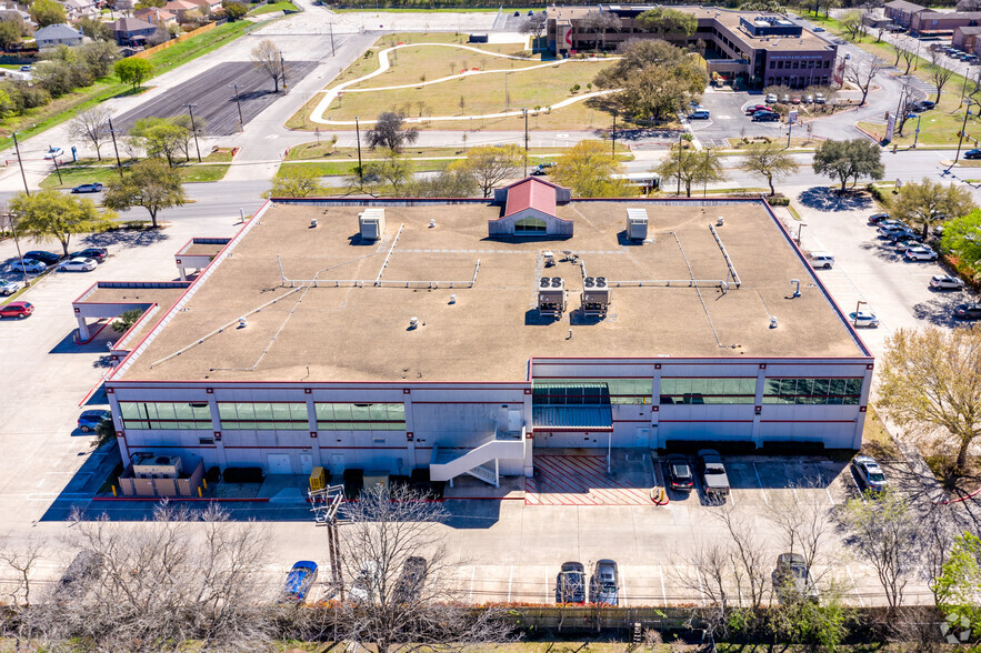 4243 E Southcross Blvd, San Antonio, TX à louer - Photo de l’immeuble – Image 3 sur 4