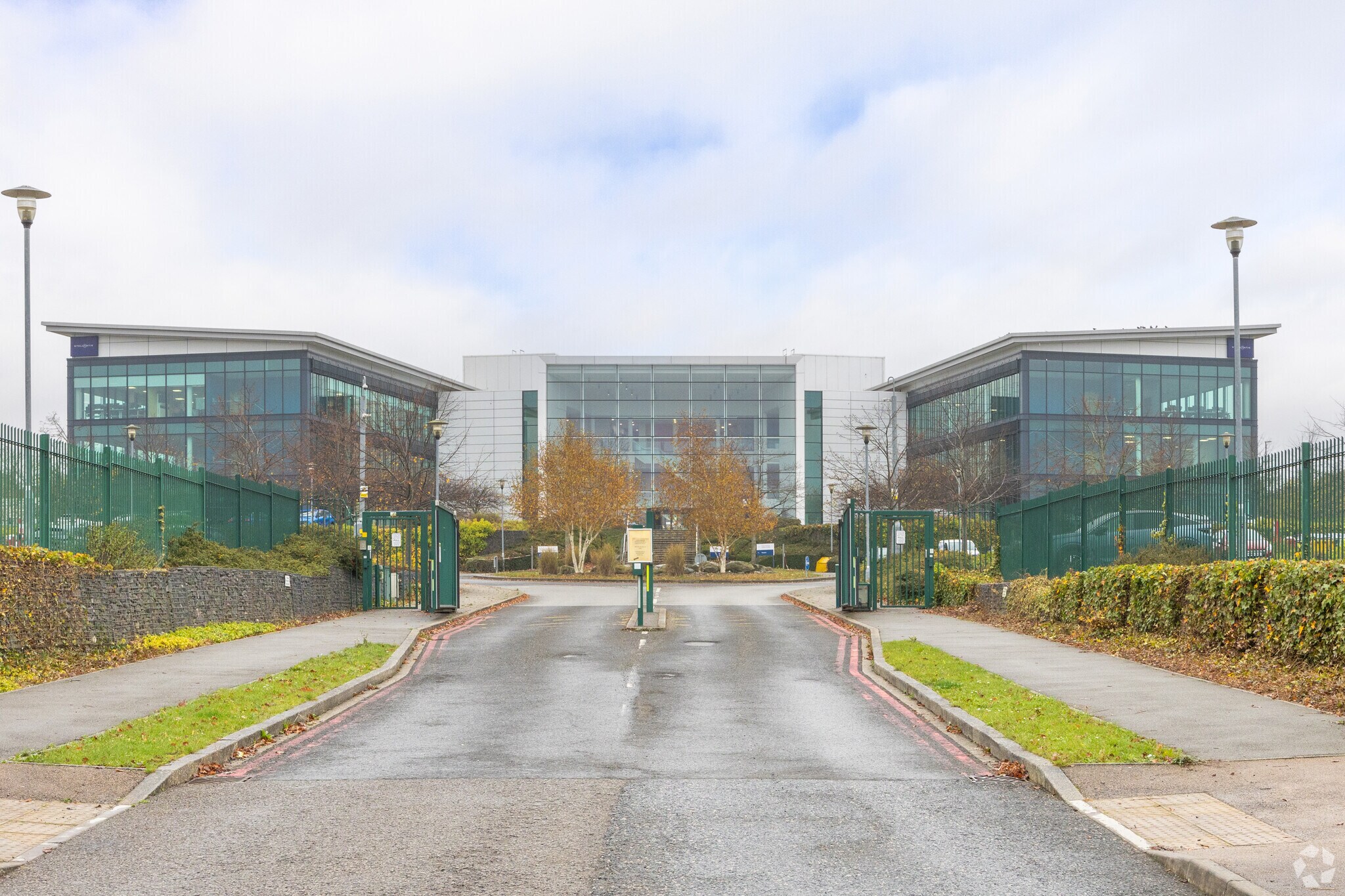 2 Sunbeam Way, Coventry à louer Photo principale– Image 1 sur 5