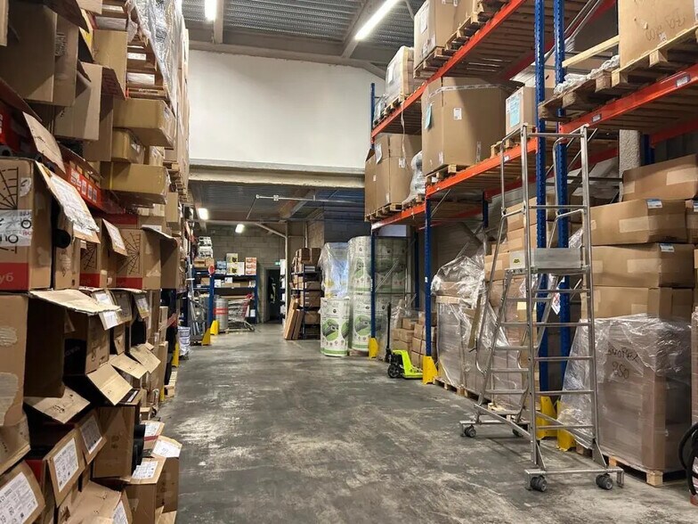 Industriel/Logistique dans Nanterre à louer - Photo intérieure – Image 3 sur 9