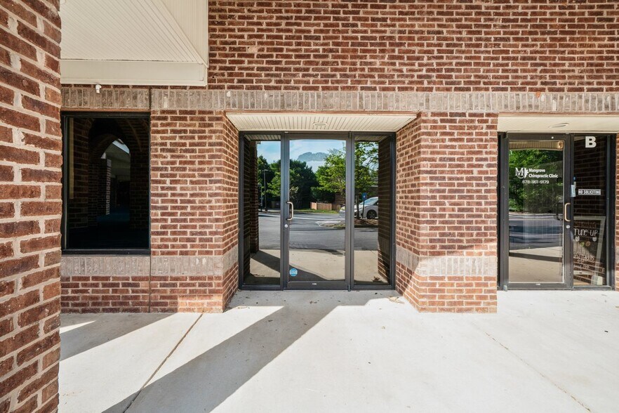 1065 Sullivan Rd, Newnan, GA à louer - Photo de l’immeuble – Image 3 sur 3