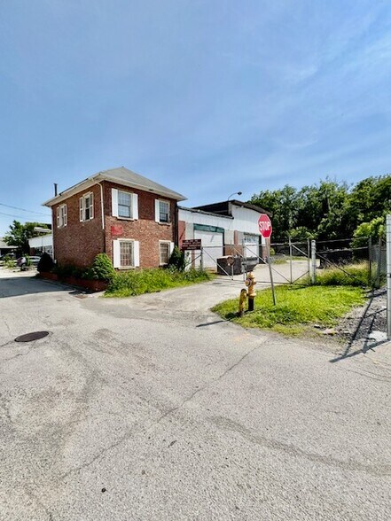 295 Meadow Ave, Washington, PA à vendre - Photo principale – Image 1 sur 21