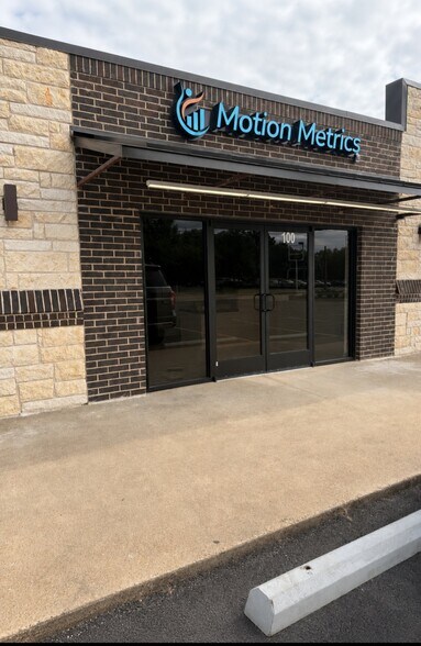 3300 W Park Row, Arlington, TX à louer - Photo de l’immeuble – Image 3 sur 5