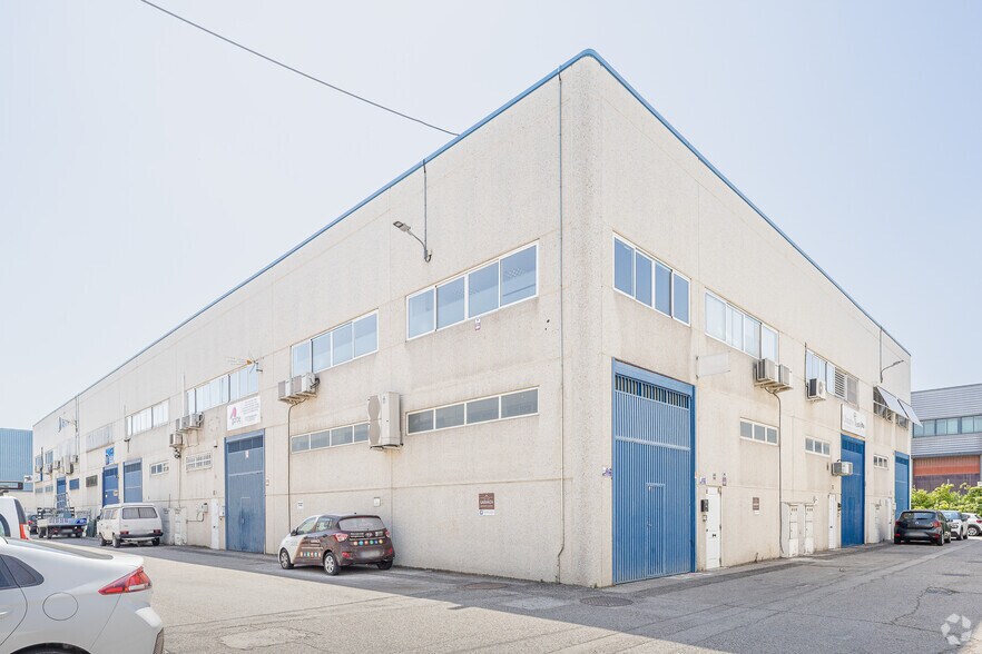 Industriel/Logistique dans Madrid, Madrid à vendre - Photo de l’immeuble – Image 2 sur 3