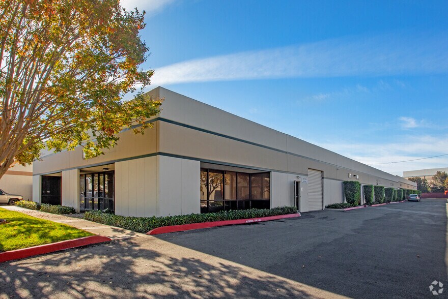 3270 Keller St, Santa Clara, CA à louer - Photo de l’immeuble – Image 1 sur 5