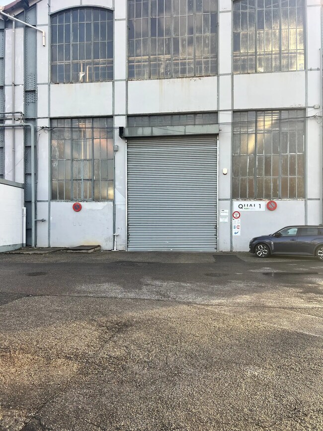 Plus de détails pour Local d'activités à louer