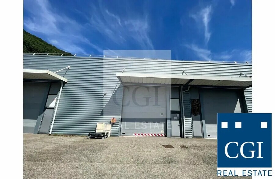 Local d’activités dans Échirolles à louer - Photo de l’immeuble – Image 2 sur 4