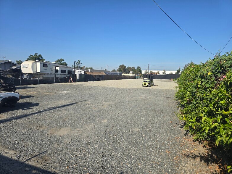 11146 Chico Ave, Pomona, CA à louer - Photo de la construction – Image 3 sur 19
