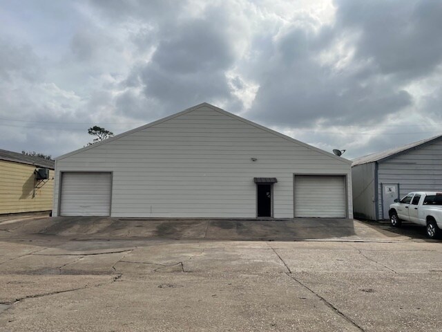 1109 Hub St, Houston, TX à louer - Photo principale – Image 2 sur 8
