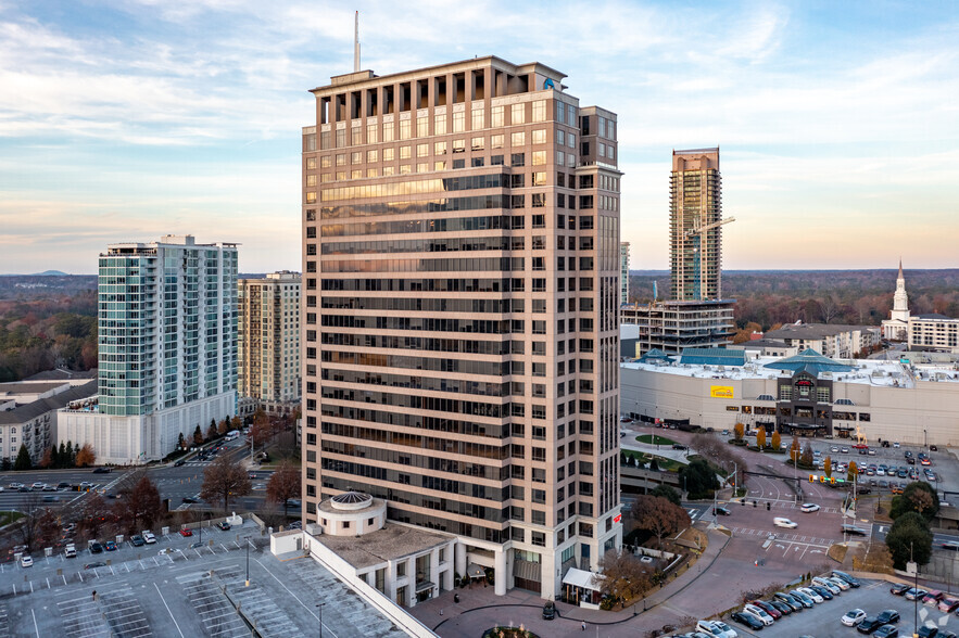 3424 Peachtree Rd NE, Atlanta, GA à louer - Photo de l’immeuble – Image 1 sur 17