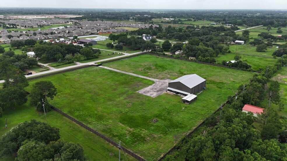 10611 Hidden Lake Ln, Richmond, TX à vendre - Photo de l’immeuble – Image 2 sur 10