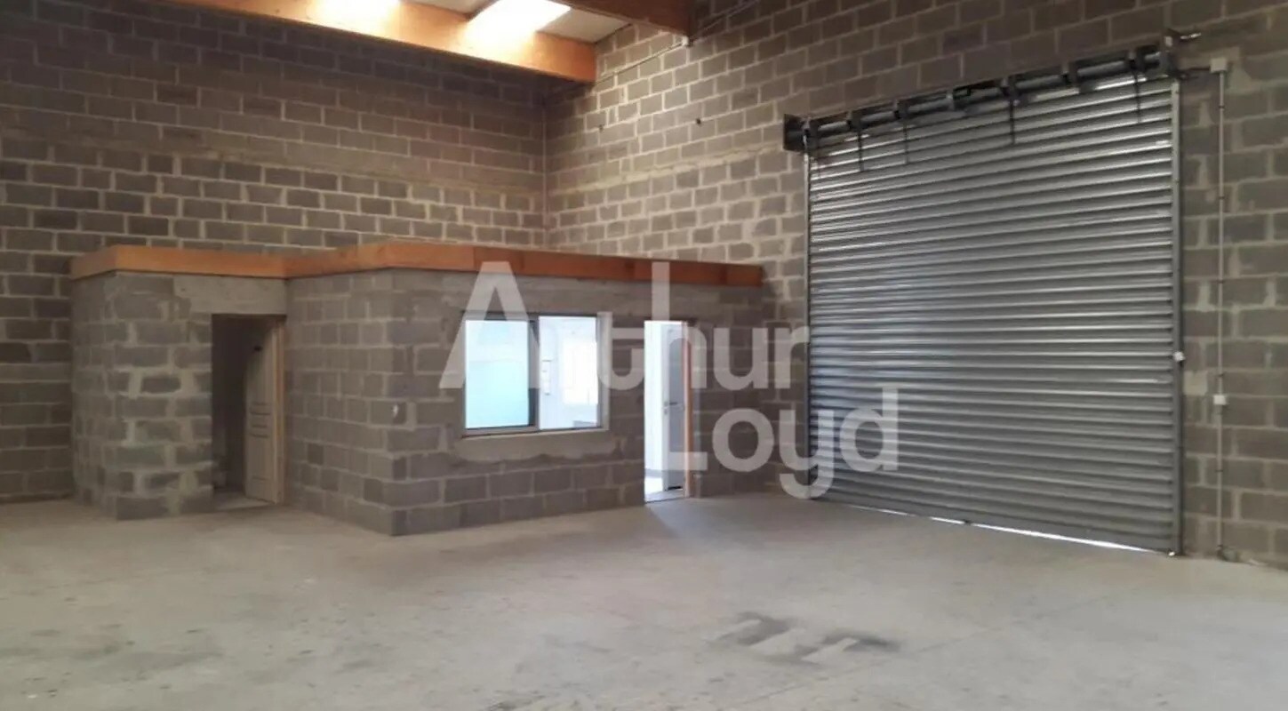 Local d’activités dans Mondeville à louer Photo intérieure– Image 1 sur 2
