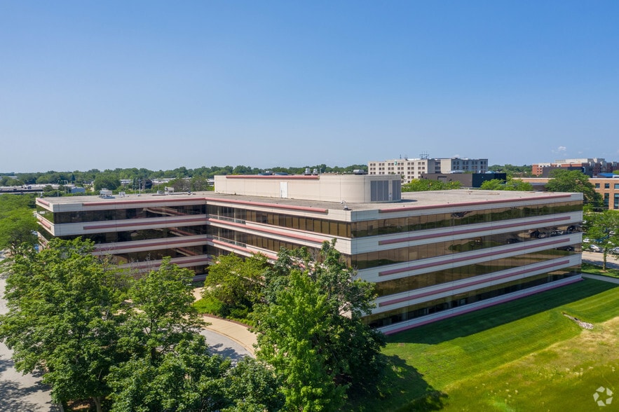 1419 Lake Cook Rd, Deerfield, IL à vendre - Photo principale – Image 1 sur 5