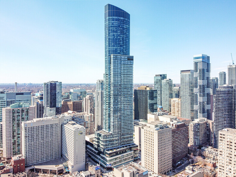 382-388 Yonge St, Toronto, ON à vendre - Photo principale – Image 1 sur 11