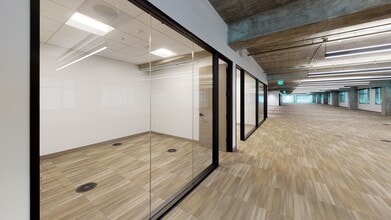 153 Townsend St, San Francisco, CA à louer Photo intérieure– Image 1 sur 4