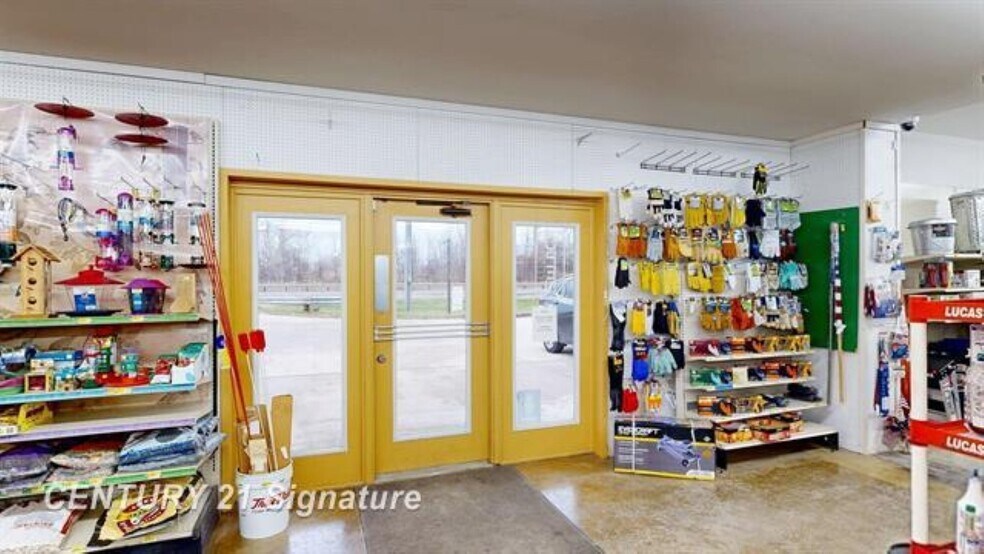 7200 E M 71, Vernon, MI à vendre - Photo de l’immeuble – Image 2 sur 16