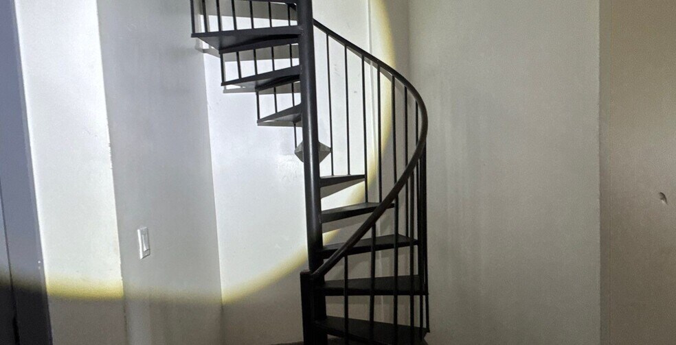 1490 Saint Johns Pl, Brooklyn, NY à vendre - Photo intérieure – Image 2 sur 13