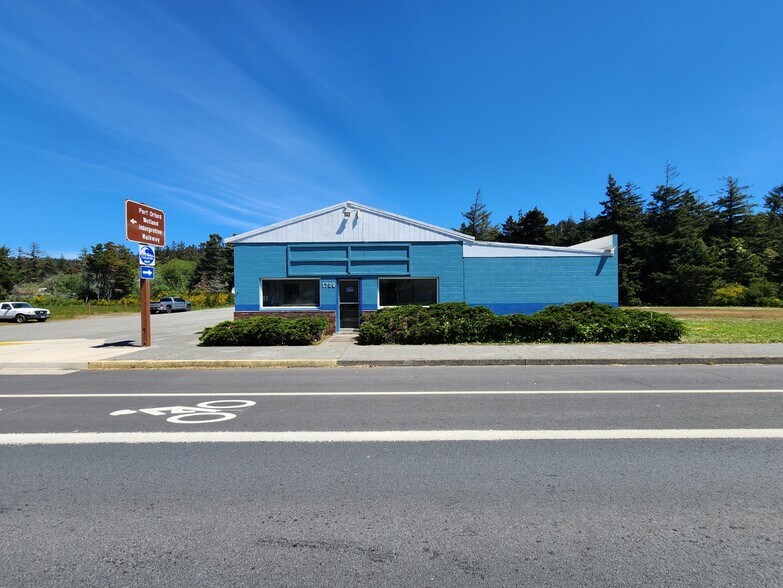 1738 Oregon St, Port Orford, OR à vendre - Photo de l’immeuble – Image 3 sur 13