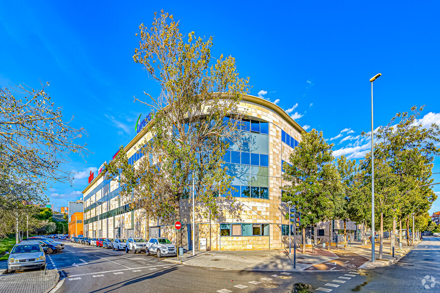Carretera Hospitalet, 147, Cornellà de Llobregat, Barcelona à louer - Photo de l’immeuble – Image 2 sur 4
