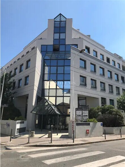 Bureau dans Lyon à louer - Photo de l’immeuble – Image 1 sur 12