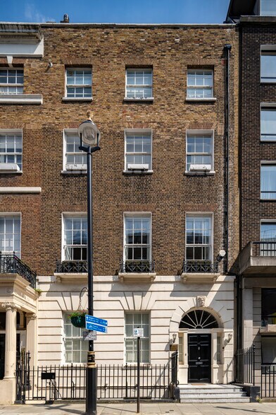 42 Wimpole Street, Londres à vendre - Photo de l’immeuble – Image 2 sur 2