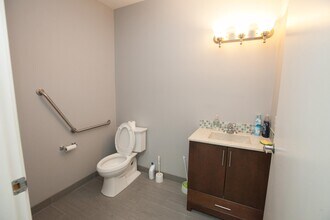 21320 Westminster Hwy, Richmond, BC à louer Photo intérieure– Image 2 sur 8