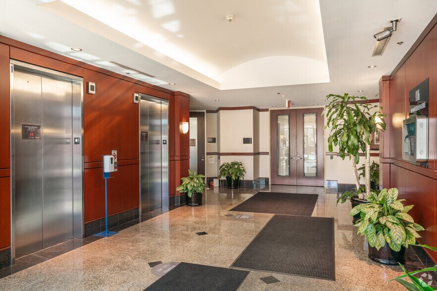 1000 Bishops Gate Blvd, Mount Laurel, NJ à louer - Hall d’entrée – Image 2 sur 2