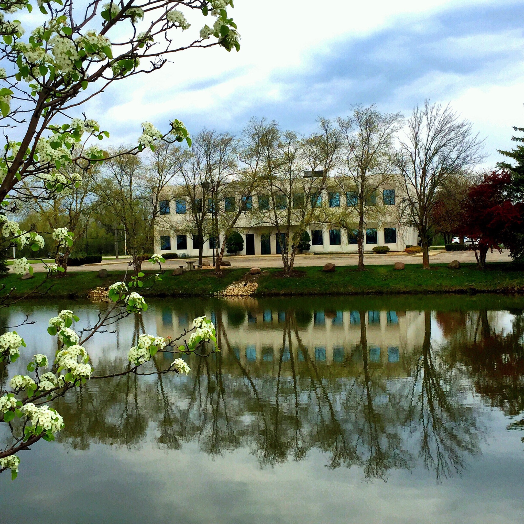 31W001 North Ave, West Chicago, IL à louer Photo de l’immeuble– Image 1 sur 12