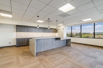 2033 Gateway Pl, San Jose, CA à louer Photo de l’immeuble– Image 2 sur 16
