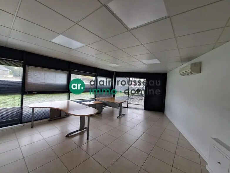 Bureau dans SAINT-BARTHELEMY-D'ANJOU à louer - Photo intérieure – Image 1 sur 4